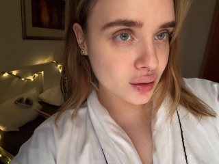 bambiishere live cam