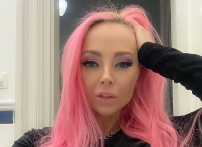 Barbie-mf live stream preview