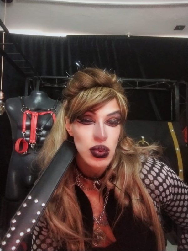 LILITHMADAME live stream preview
